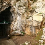 Entrada a la cueva de Santimamiñe